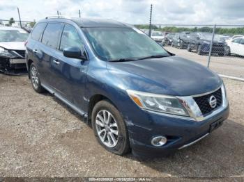  Salvage Nissan Pathfinder