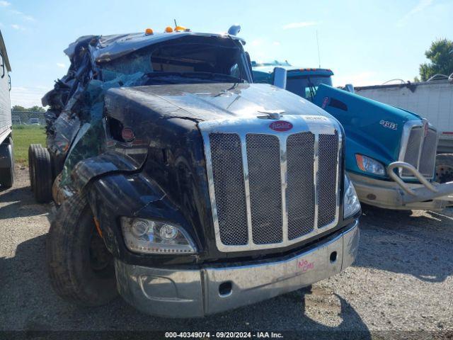  Salvage Peterbilt 579