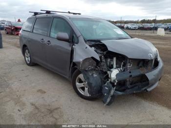  Salvage Toyota Sienna