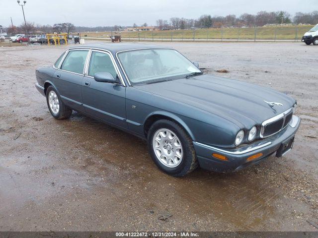  Salvage Jaguar Xj8