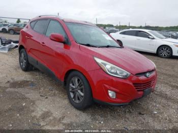  Salvage Hyundai TUCSON