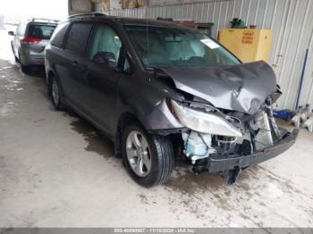  Salvage Toyota Sienna