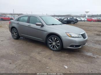  Salvage Chrysler 200