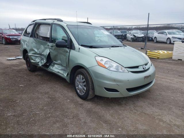  Salvage Toyota Sienna