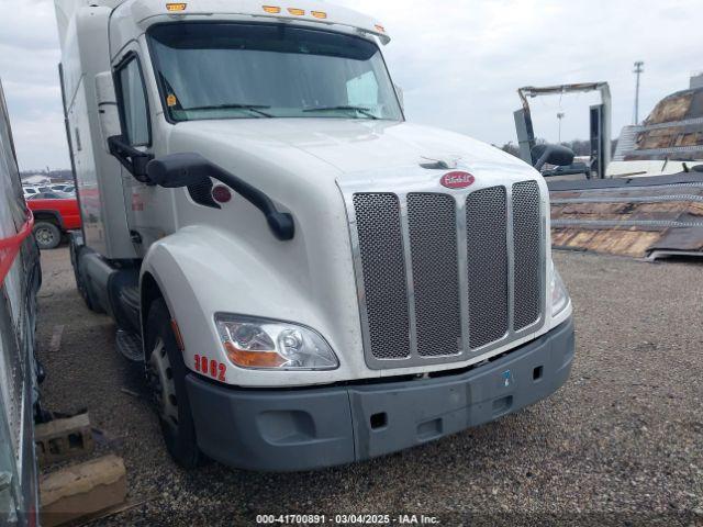  Salvage Peterbilt 579