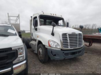  Salvage Freightliner Cascadia 125