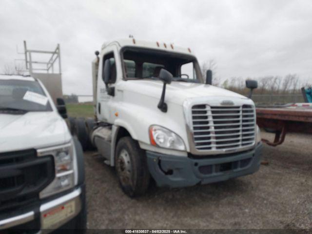 Salvage Freightliner Cascadia 125