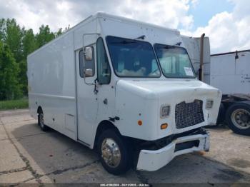  Salvage Freightliner Chassis