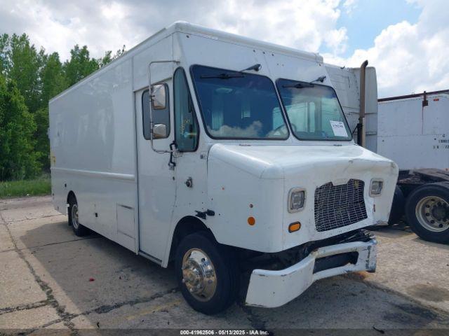  Salvage Freightliner Chassis