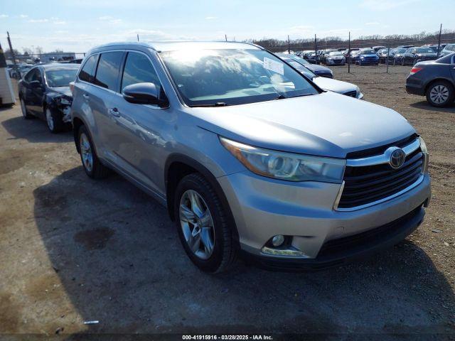  Salvage Toyota Highlander