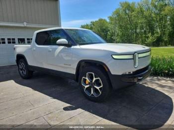  Salvage Rivian R1T