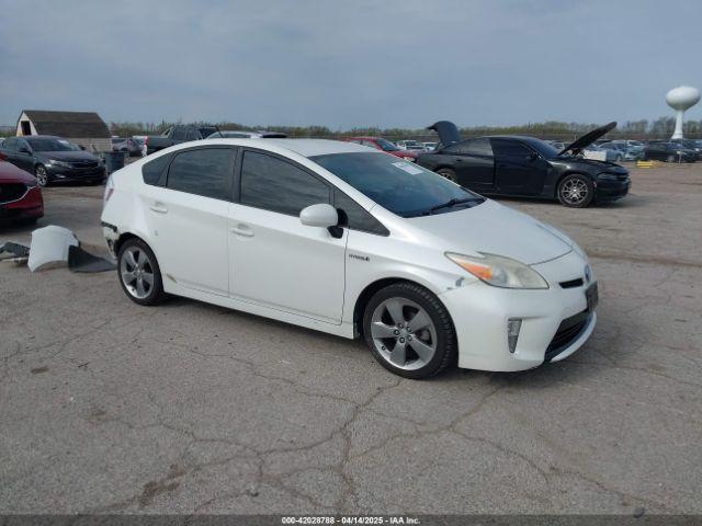 Salvage Toyota Prius