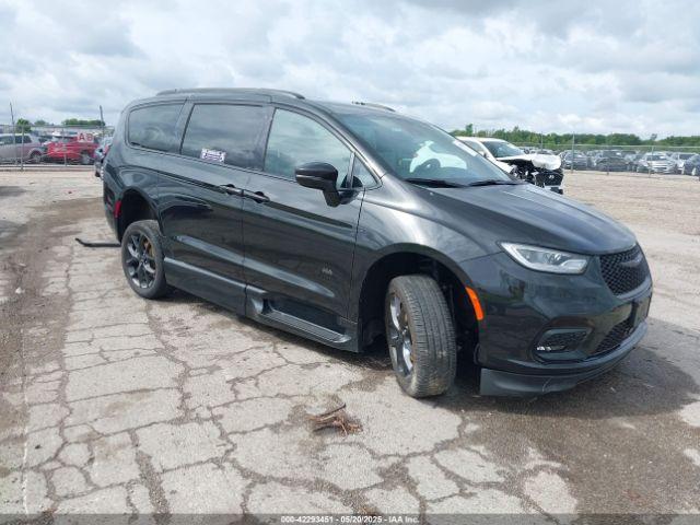  Salvage Chrysler Pacifica