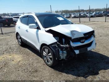 Salvage Hyundai TUCSON