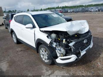  Salvage Hyundai TUCSON
