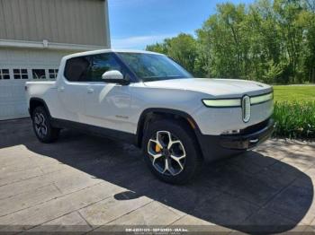  Salvage Rivian R1T