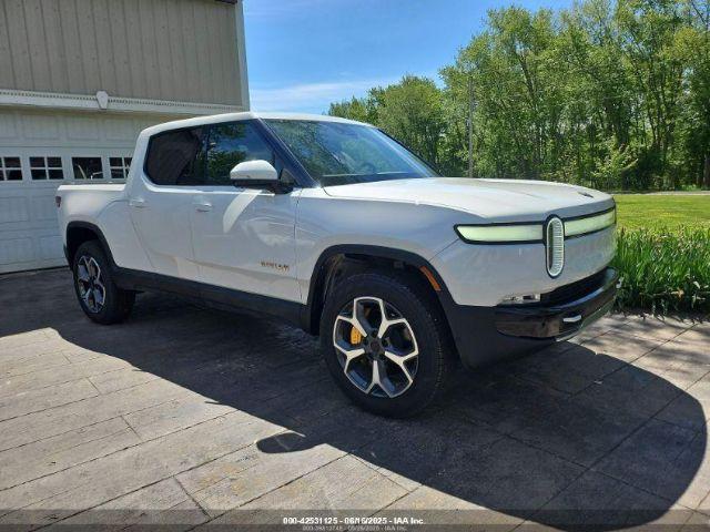  Salvage Rivian R1T