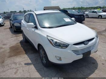  Salvage Hyundai TUCSON