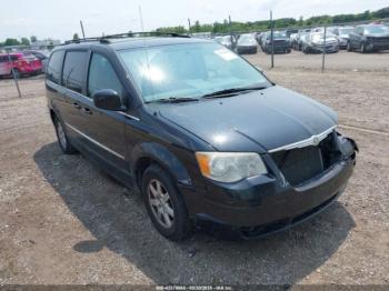  Salvage Chrysler Town & Country