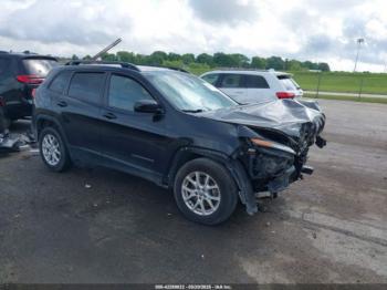  Salvage Jeep Cherokee