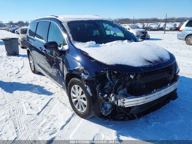  Salvage Chrysler Pacifica