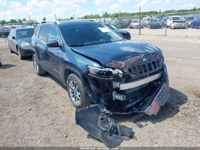  Salvage Jeep Cherokee