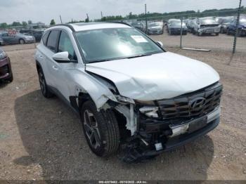  Salvage Hyundai TUCSON