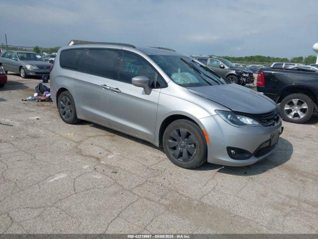  Salvage Chrysler Pacifica