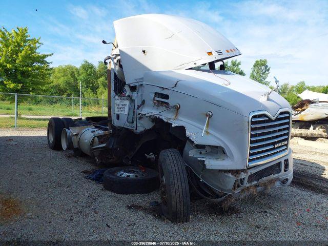  Salvage Mack 600