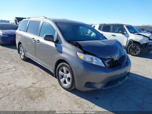  Salvage Toyota Sienna