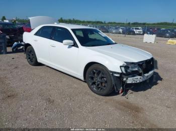  Salvage Chrysler 300