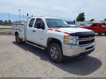  Salvage Chevrolet Silverado 2500
