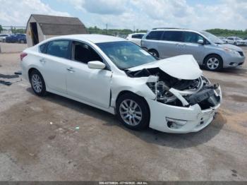  Salvage Nissan Altima