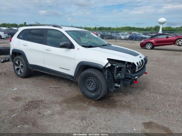  Salvage Jeep Cherokee