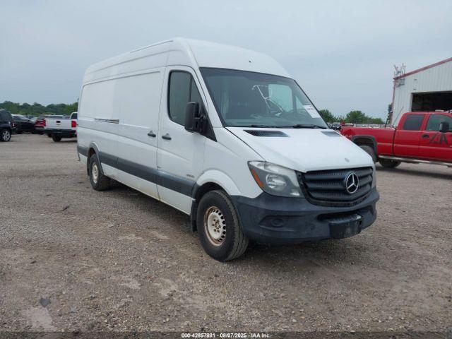  Salvage Mercedes-Benz Sprinter 2500