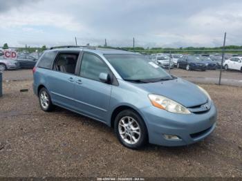  Salvage Toyota Sienna