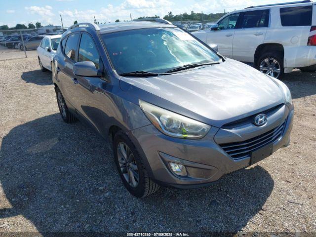  Salvage Hyundai TUCSON