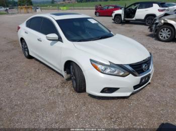  Salvage Nissan Altima