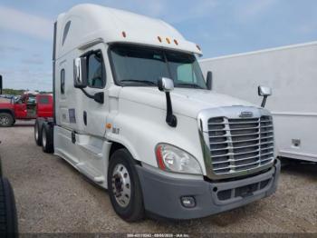  Salvage Freightliner Cascadia 125