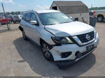  Salvage Nissan Pathfinder