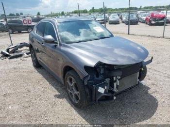  Salvage Alfa Romeo Stelvio