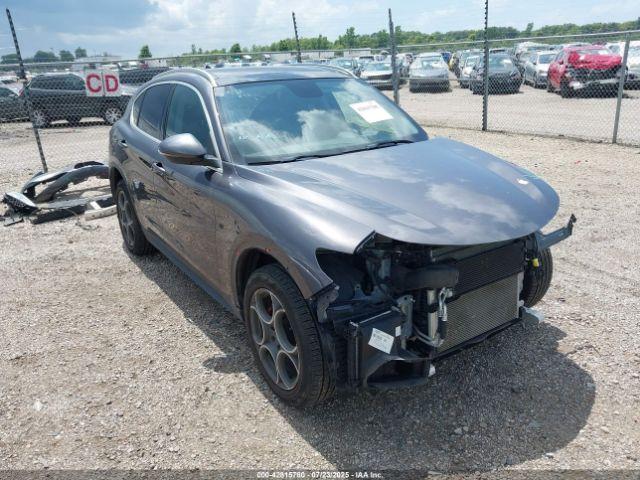  Salvage Alfa Romeo Stelvio