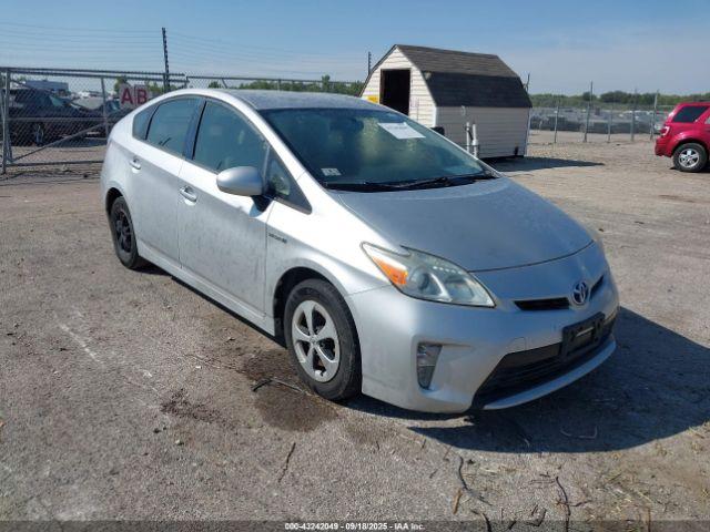  Salvage Toyota Prius