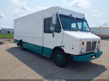  Salvage Freightliner Mt45g