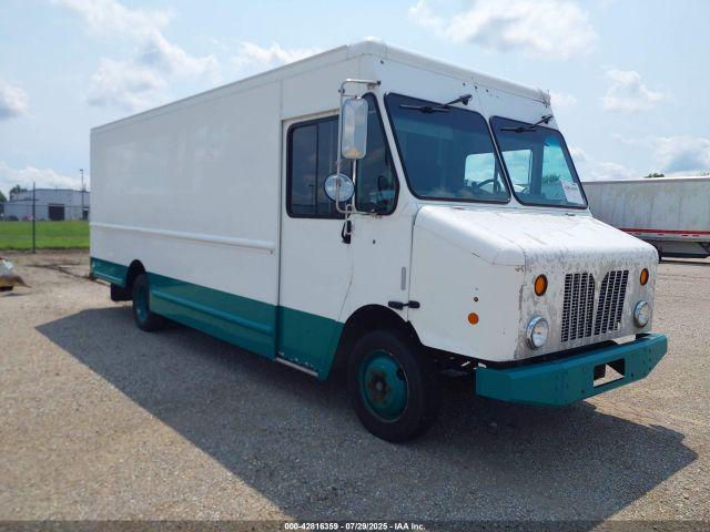  Salvage Freightliner Mt45g
