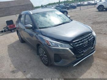  Salvage Nissan Kicks
