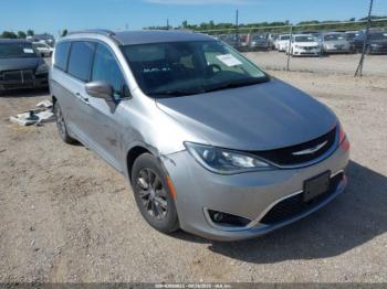  Salvage Chrysler Pacifica