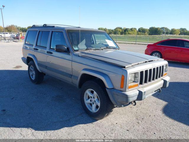  Salvage Jeep Cherokee