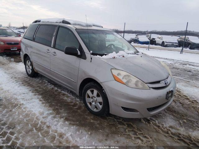  Salvage Toyota Sienna
