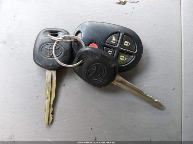 Toyota Sienna Le Image 4